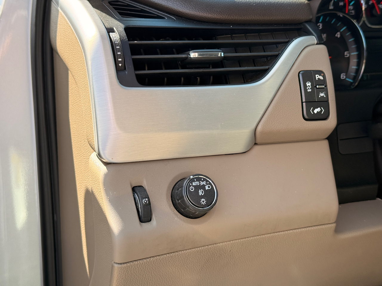 GMC Yukon SLT Standard Edition 2019 GMC Yukon SLT Standard Edition 2019
