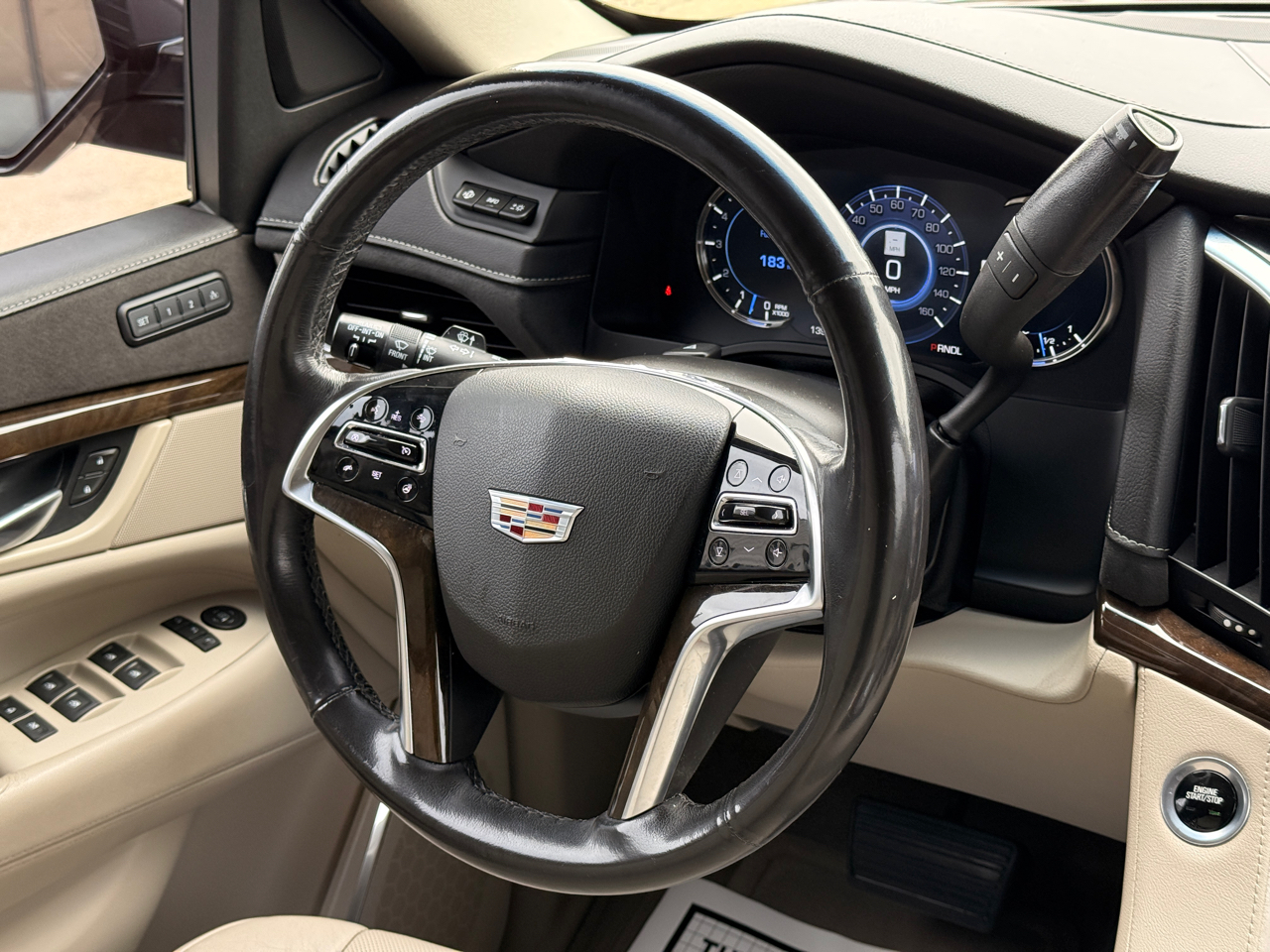Cadillac Escalade Premium 2WD 2018 Cadillac Escalade Premium 2WD 2018