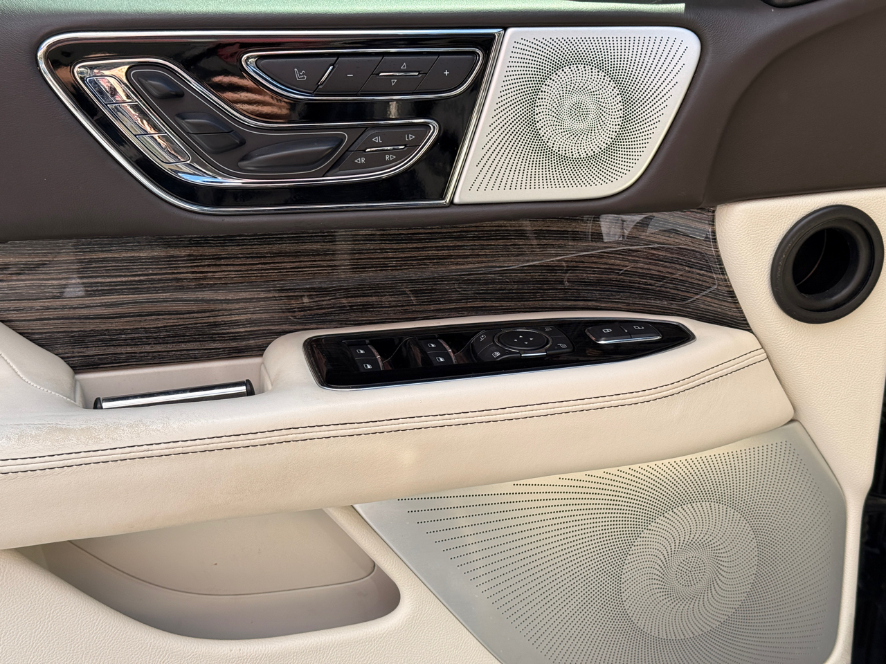 Lincoln Navigator Black Label 4WD 2020 Lincoln Navigator Black Label 4WD 2020