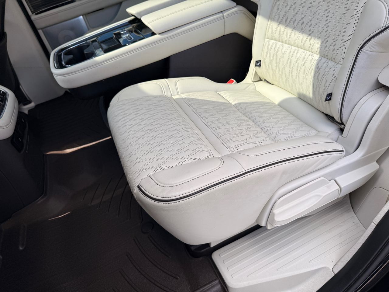 Lincoln Navigator Black Label 4WD 2020 Lincoln Navigator Black Label 4WD 2020