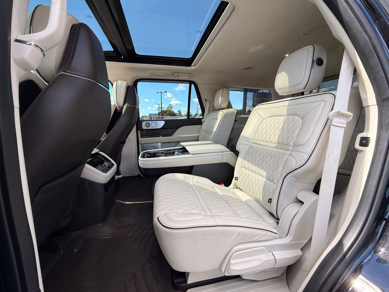 Lincoln Navigator Black Label 4WD 2020 Lincoln Navigator Black Label 4WD 2020