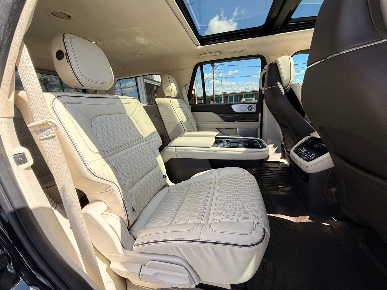 Lincoln Navigator Black Label 4WD 2020 Lincoln Navigator Black Label 4WD 2020