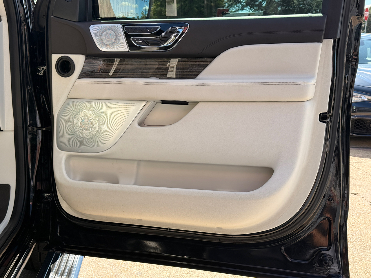 Lincoln Navigator Black Label 4WD 2020 Lincoln Navigator Black Label 4WD 2020