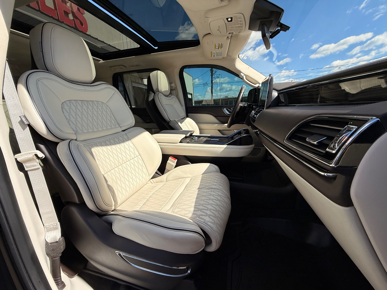 Lincoln Navigator Black Label 4WD 2020 Lincoln Navigator Black Label 4WD 2020