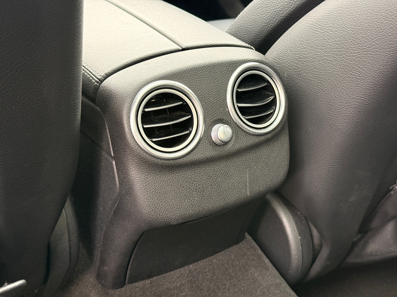 Mercedes-Benz C-Class C400 4MATIC Sedan 2015 Mercedes-Benz C-Class C400 4MATIC Sedan 2015