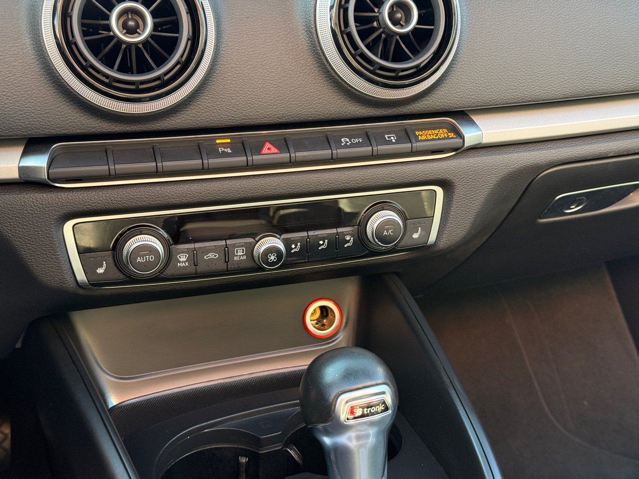 Audi A3 1.8T Premium Cabriolet FWD S tronic 2016 Audi A3 1.8T Premium Cabriolet FWD S tronic 2016