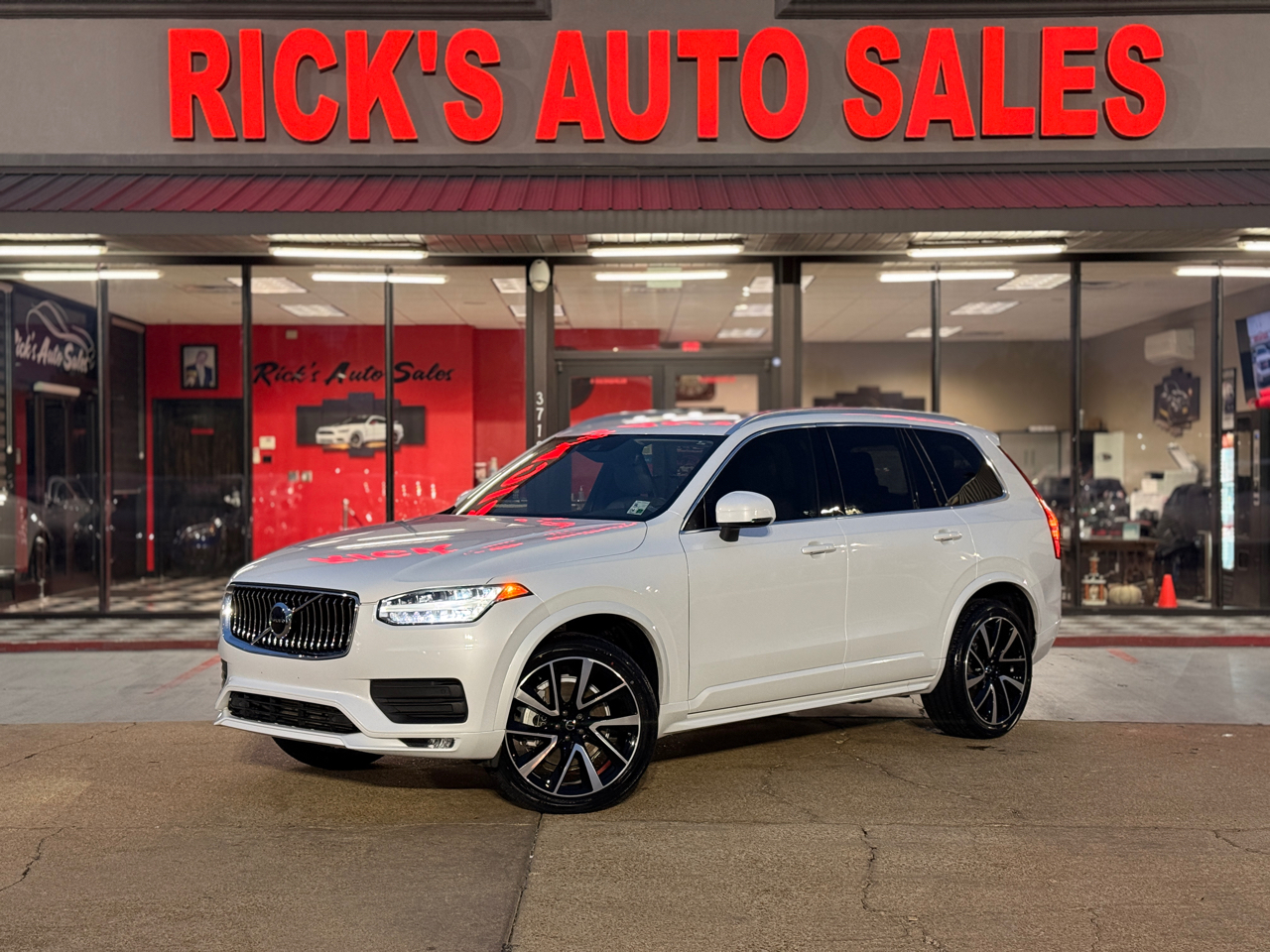 2020 Volvo XC90 T6 Momentum AWD