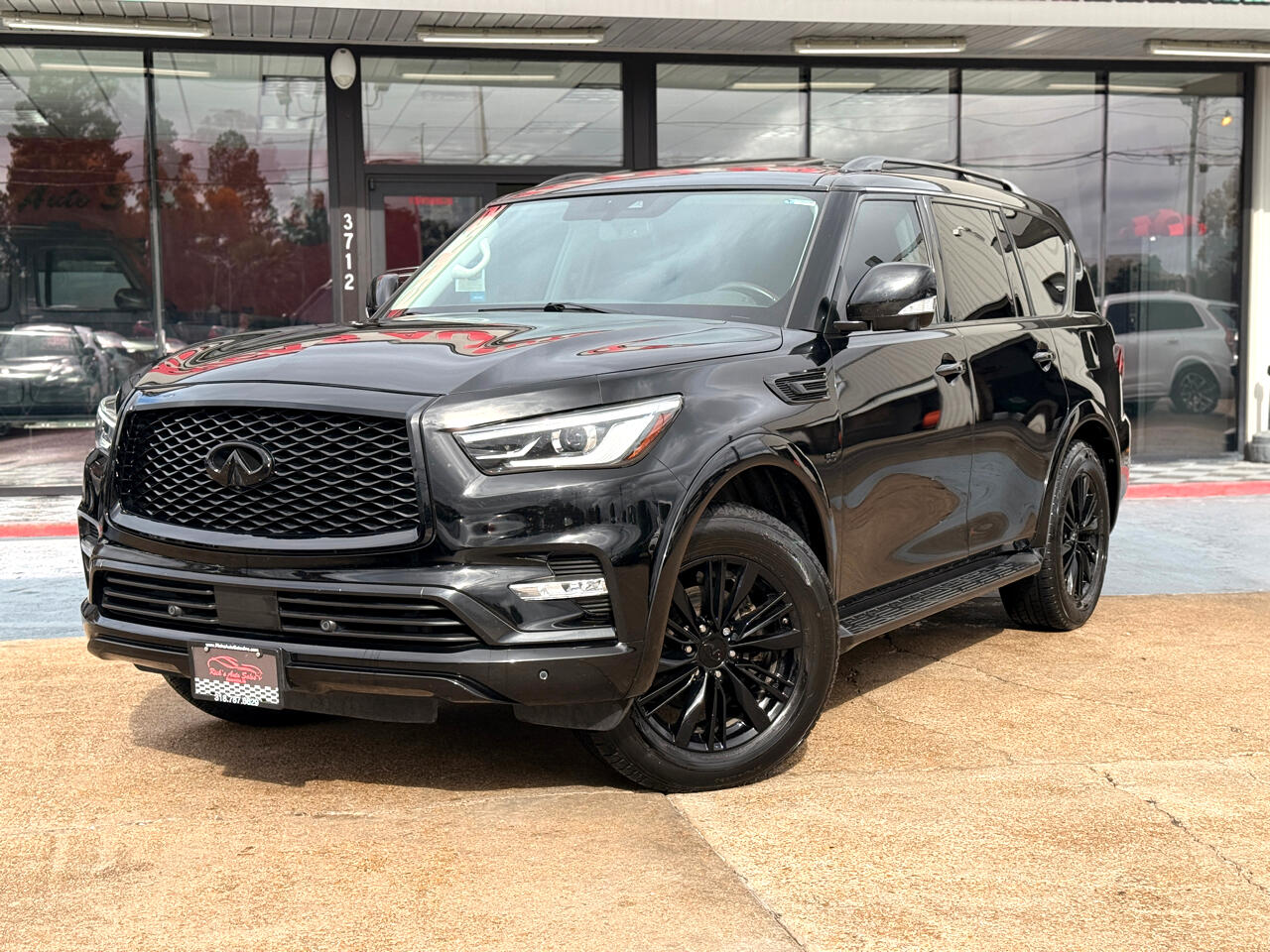 Infiniti QX80 LUXE 2019