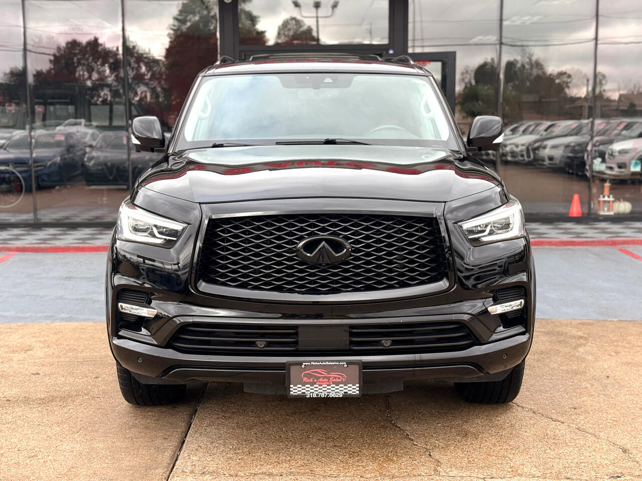 Infiniti QX80 LUXE 2019