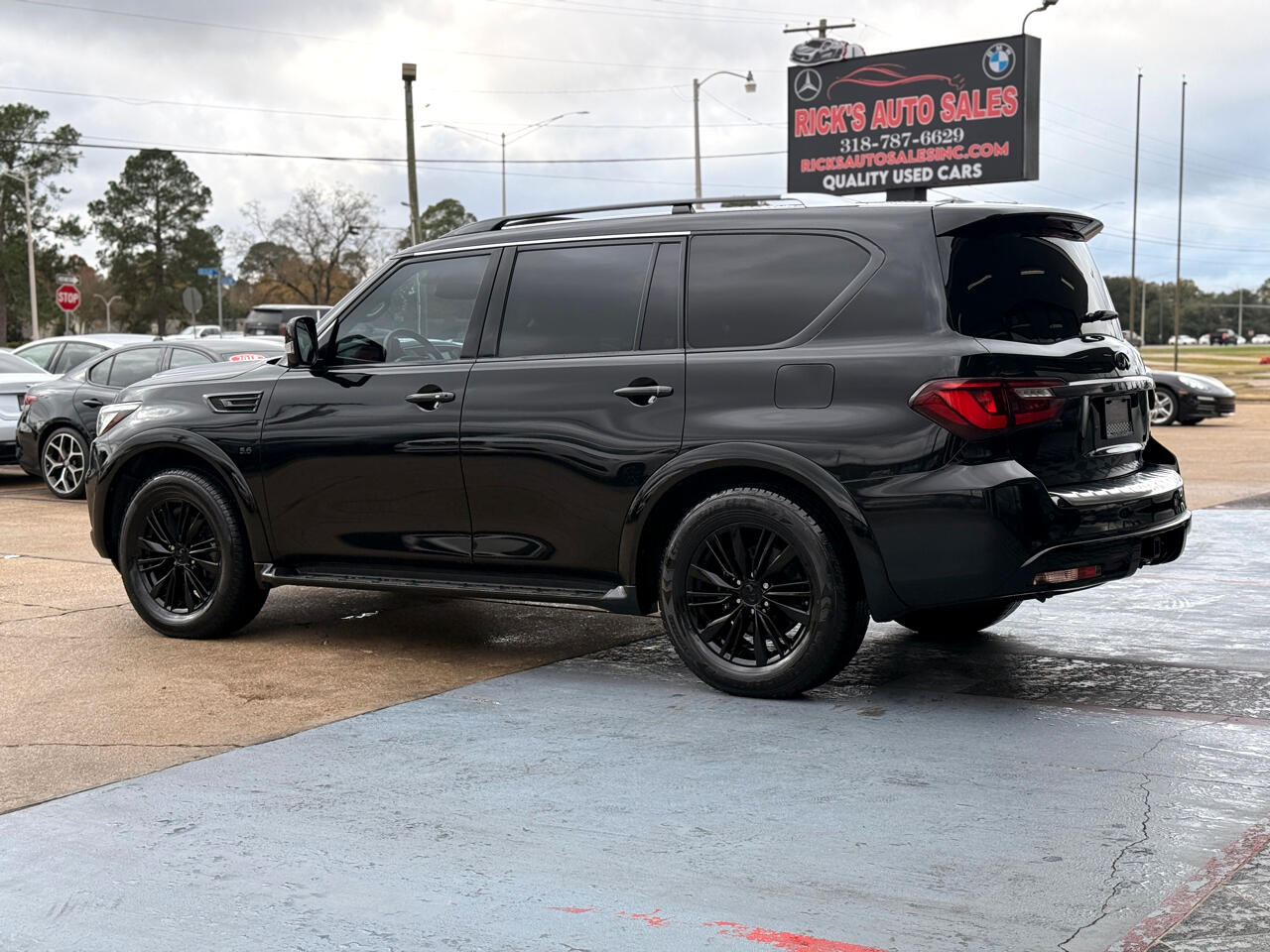 Infiniti QX80 LUXE 2019