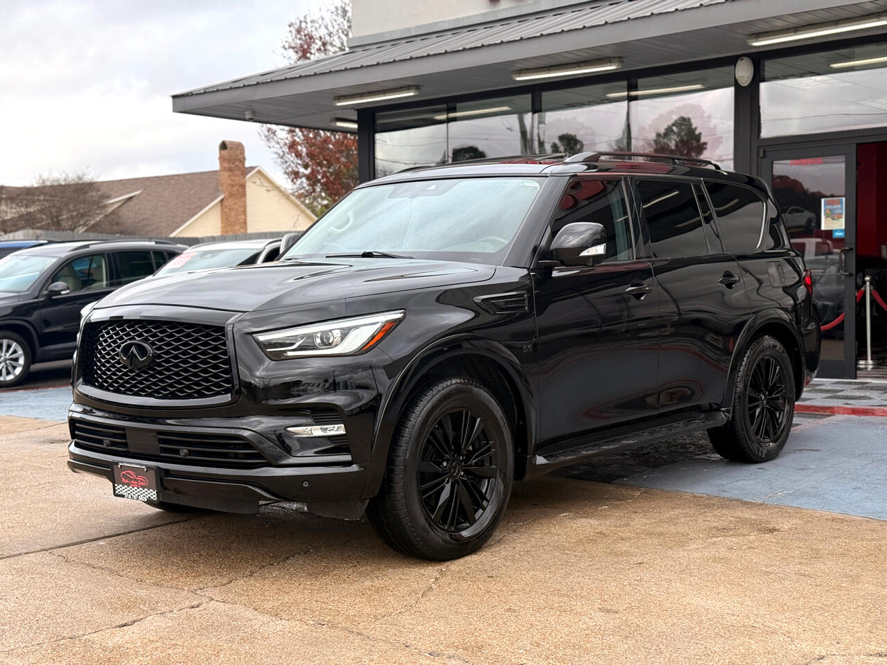 Infiniti QX80 LUXE 2019