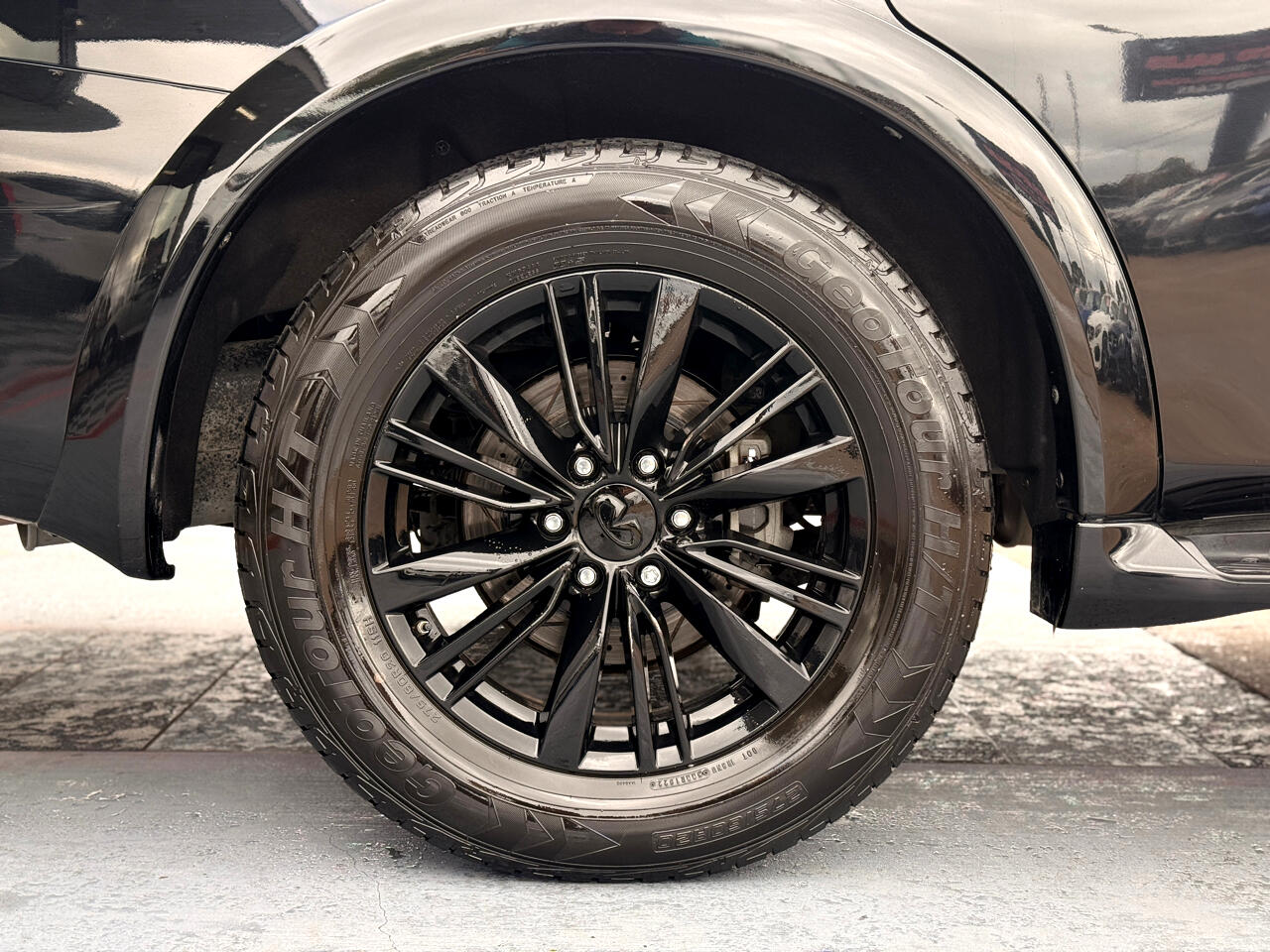 Infiniti QX80 LUXE 2019