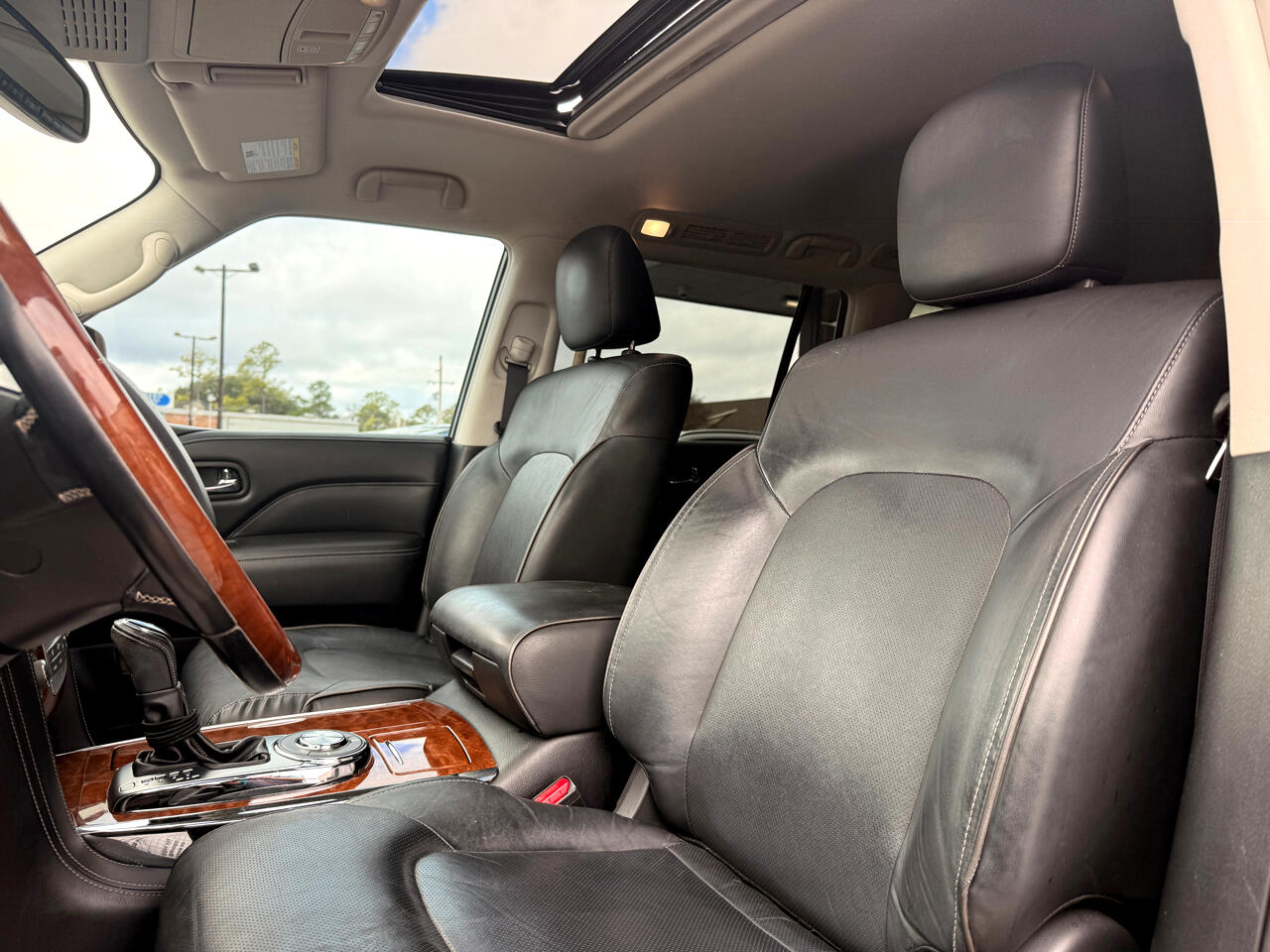 Infiniti QX80 LUXE 2019