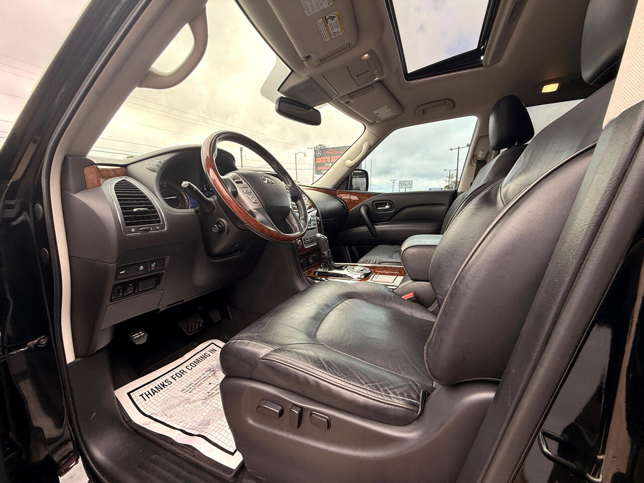 Infiniti QX80 LUXE 2019