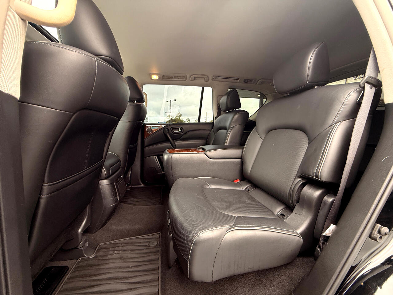 Infiniti QX80 LUXE 2019