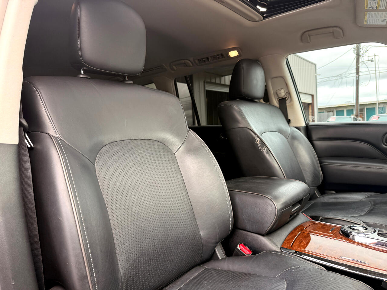 Infiniti QX80 LUXE 2019