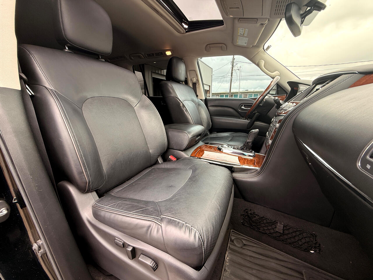 Infiniti QX80 LUXE 2019