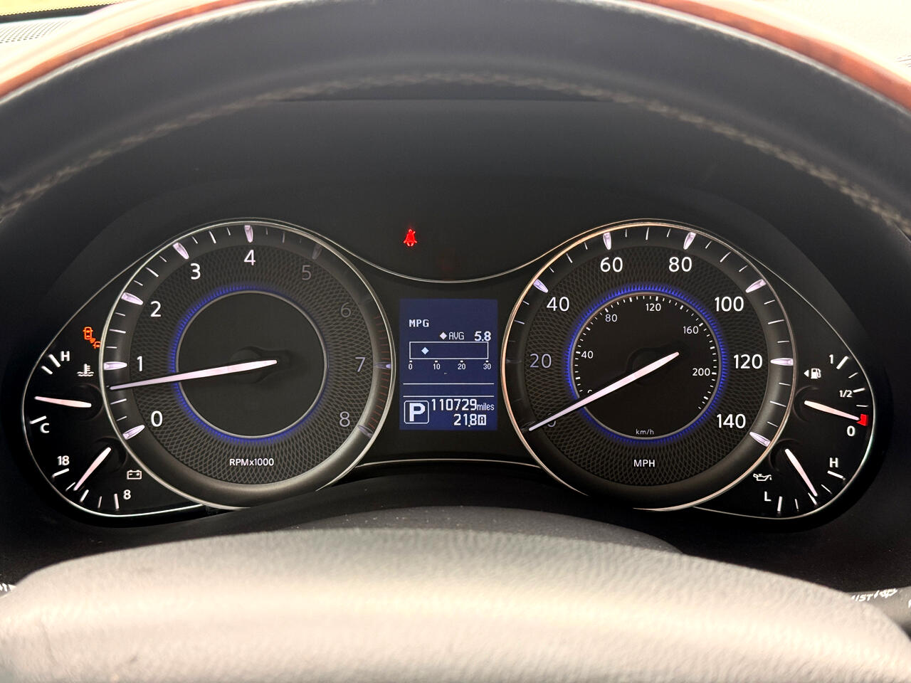 Infiniti QX80 LUXE 2019