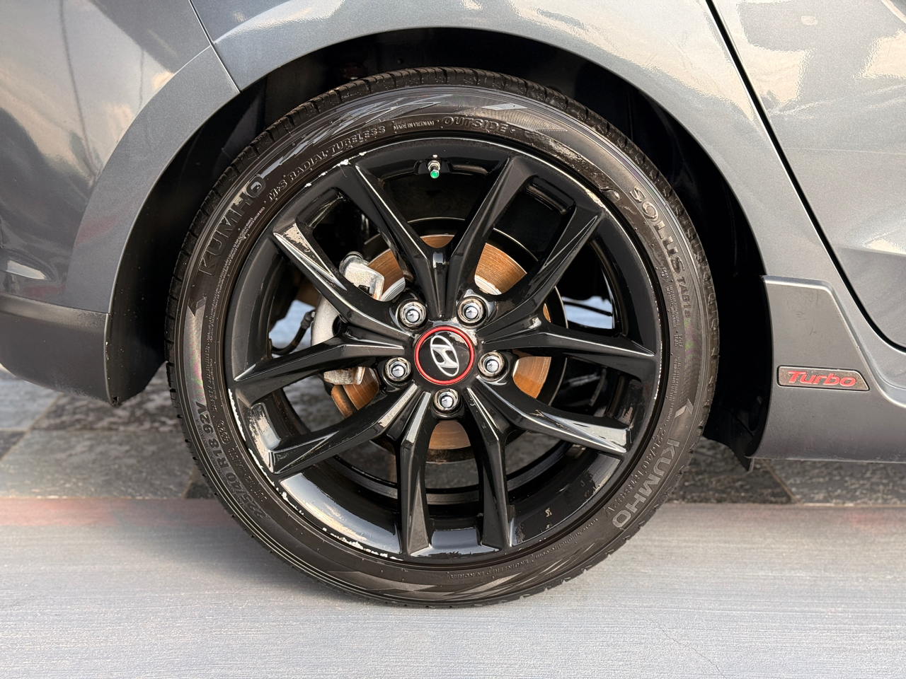 Hyundai Veloster Turbo R-Spec 6M 2019