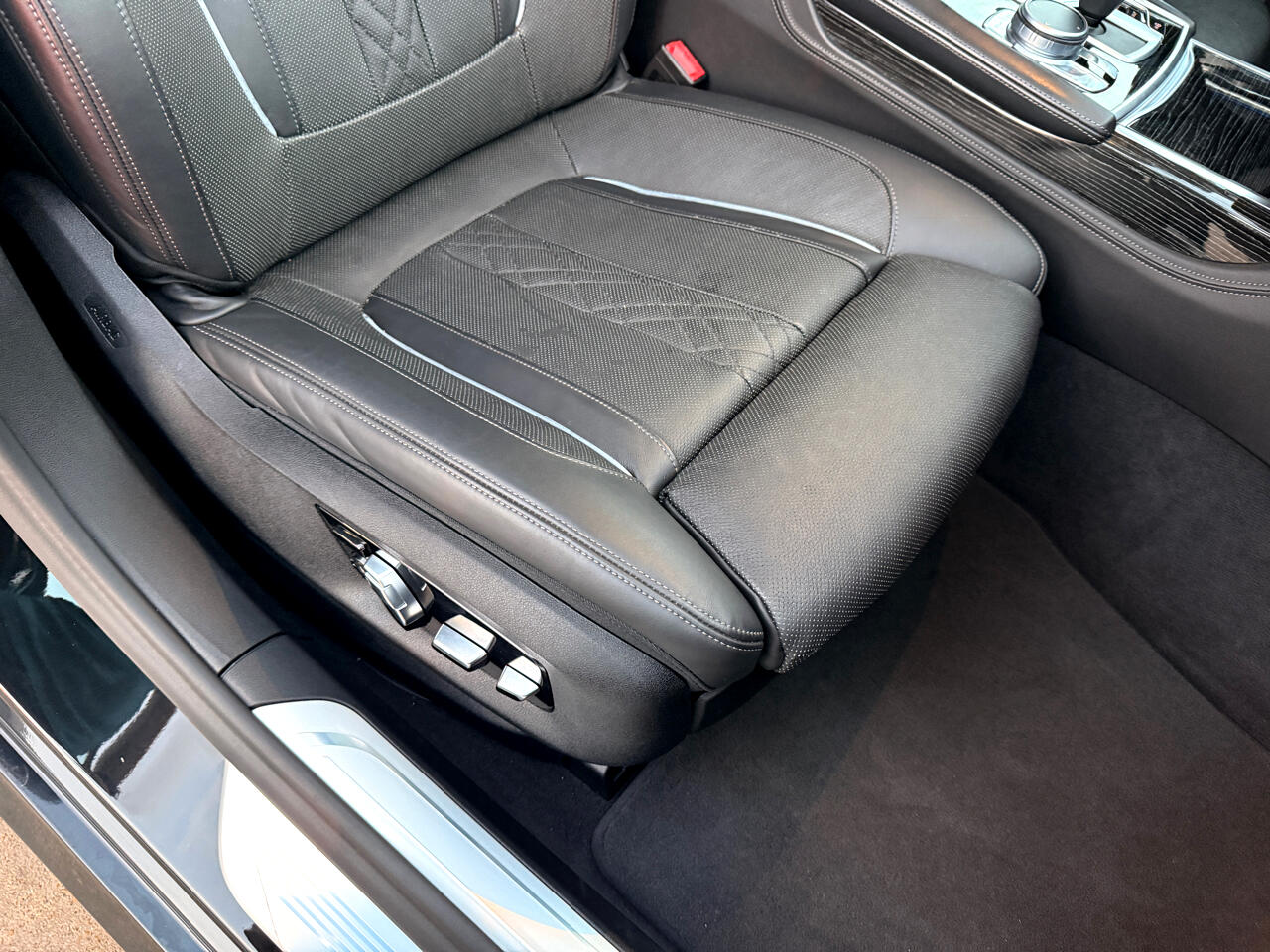 BMW 7-Series 740i 2022