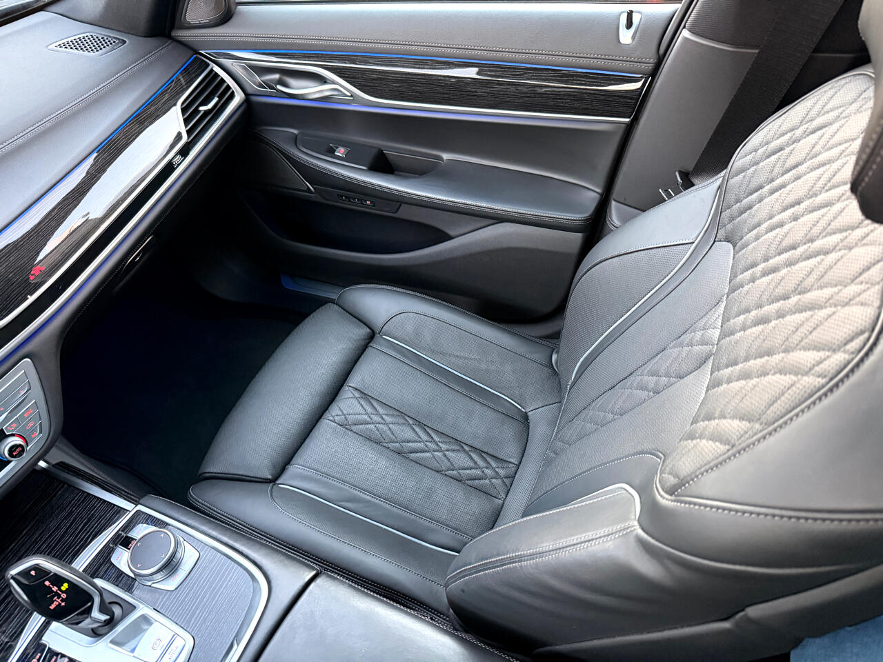 BMW 7-Series 740i 2022