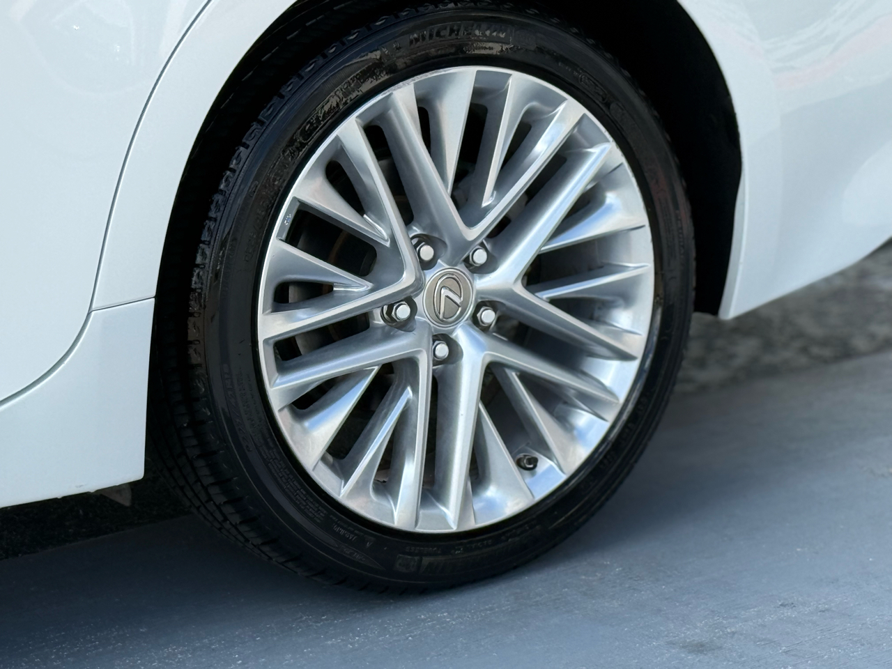 Lexus ES 350 Sedan 2013