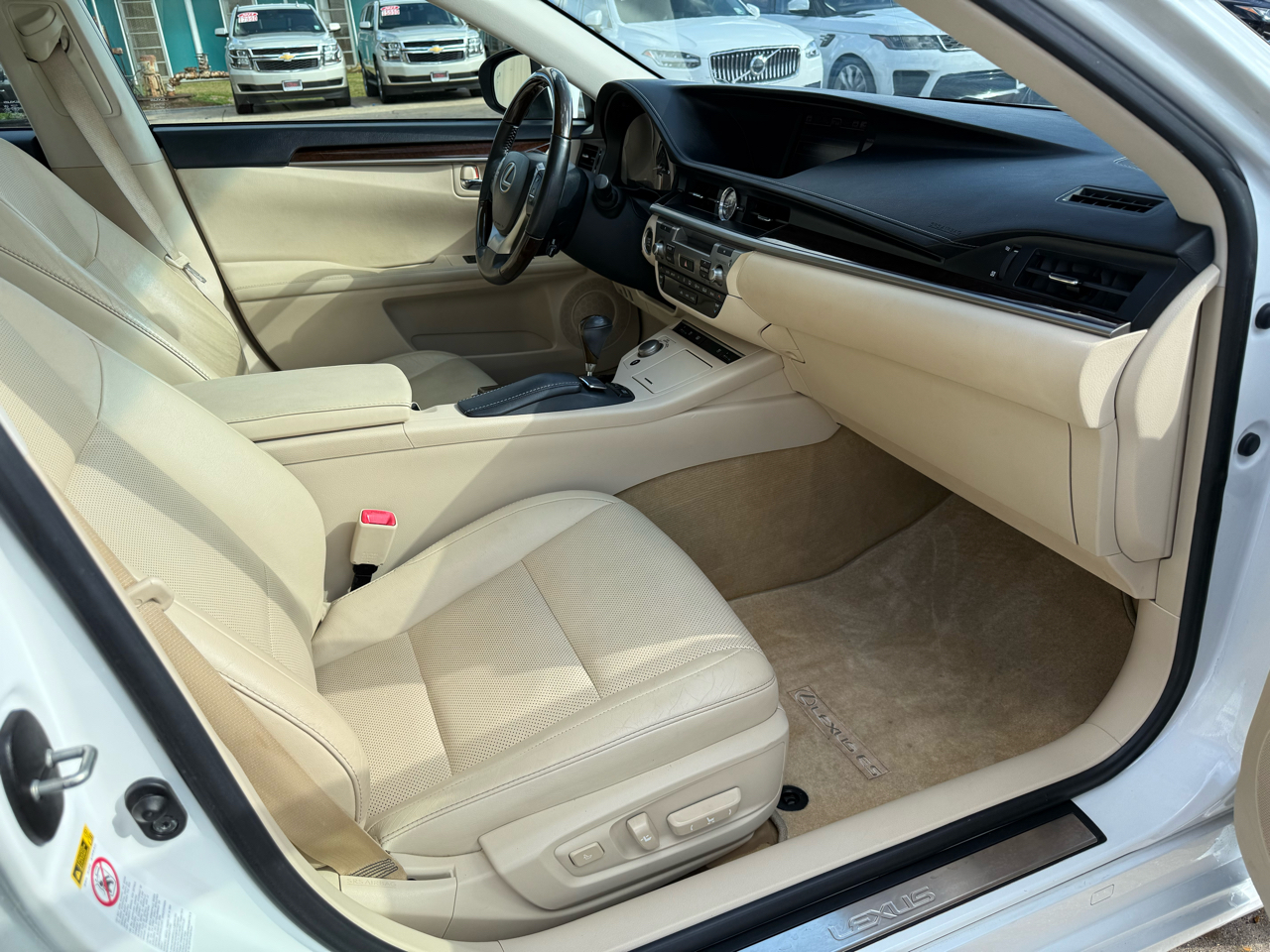 Lexus ES 350 Sedan 2013