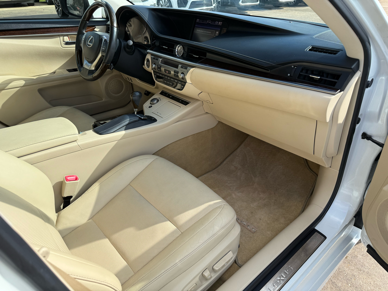 Lexus ES 350 Sedan 2013