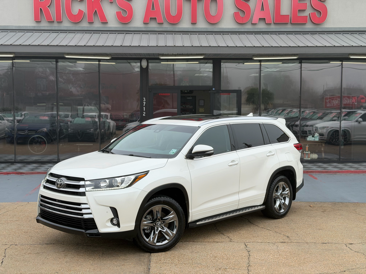 Toyota Highlander Limited FWD V6 2019