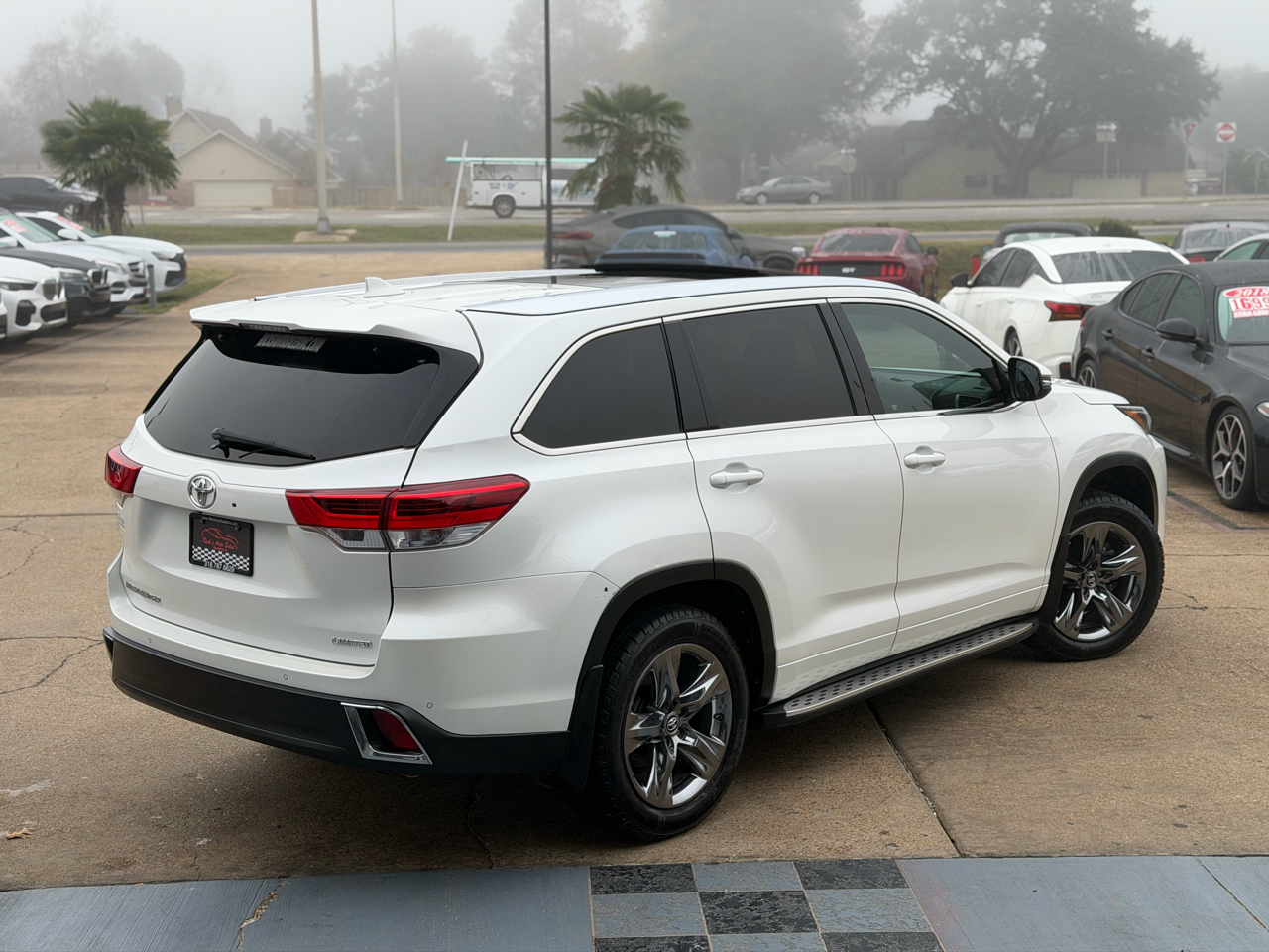 Toyota Highlander Limited FWD V6 2019