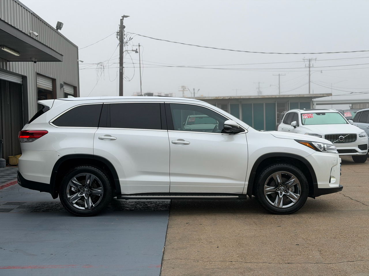 Toyota Highlander Limited FWD V6 2019