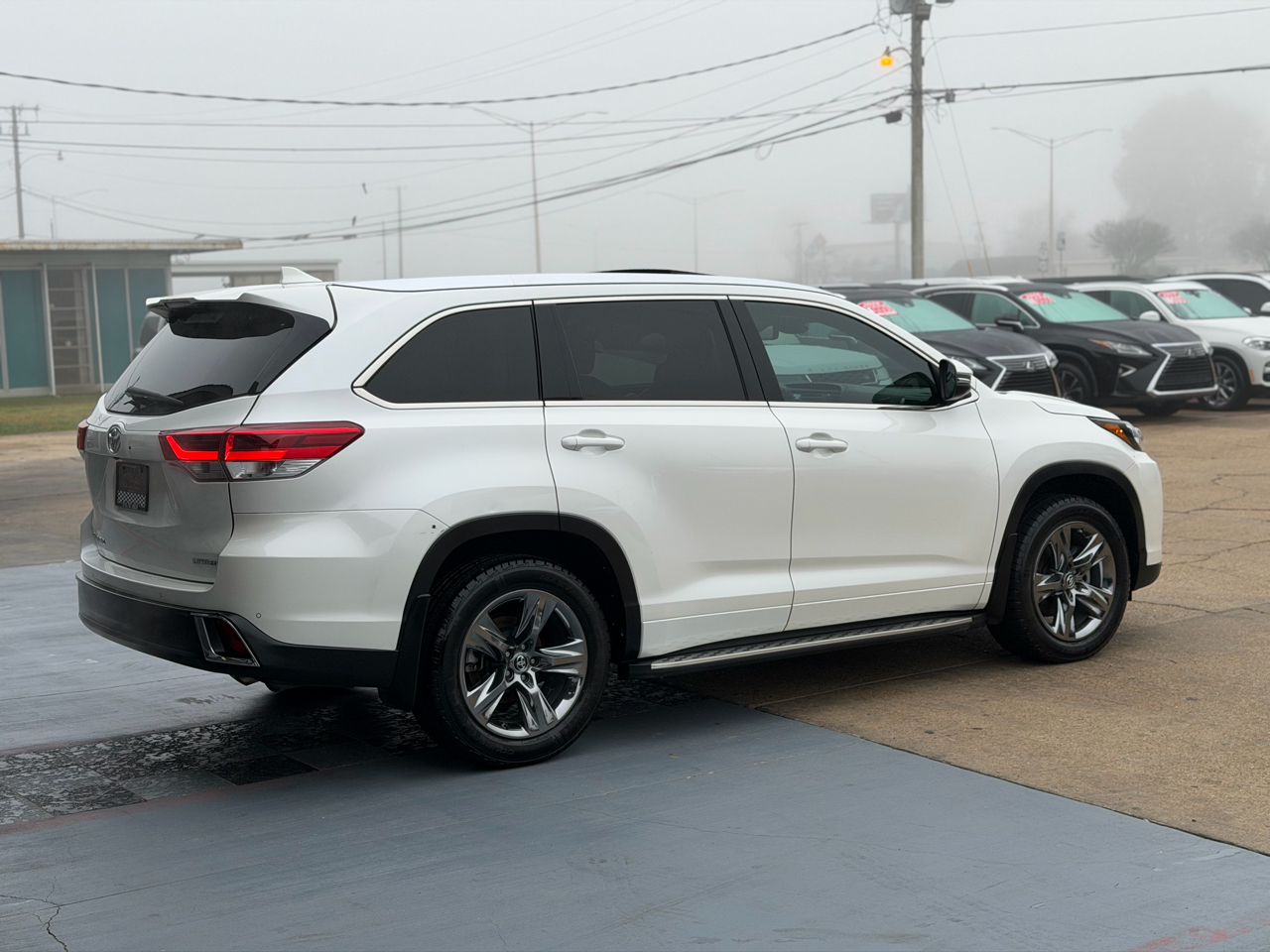 Toyota Highlander Limited FWD V6 2019