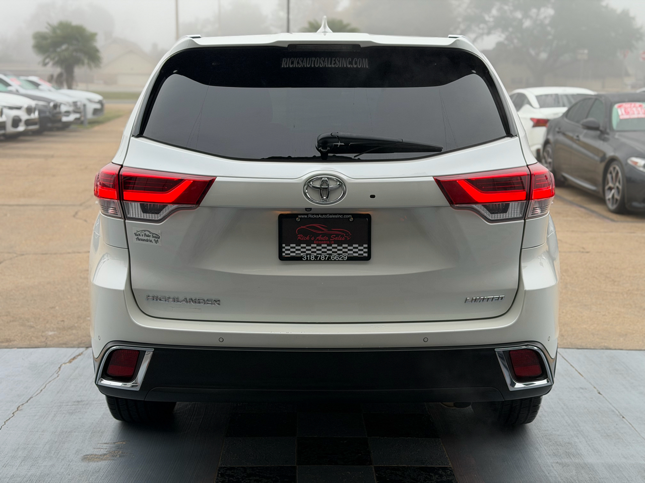 Toyota Highlander Limited FWD V6 2019