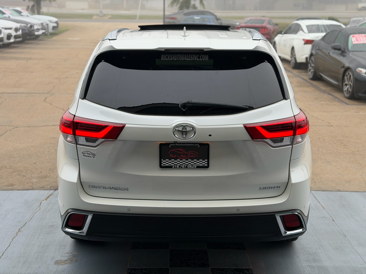 Toyota Highlander Limited FWD V6 2019