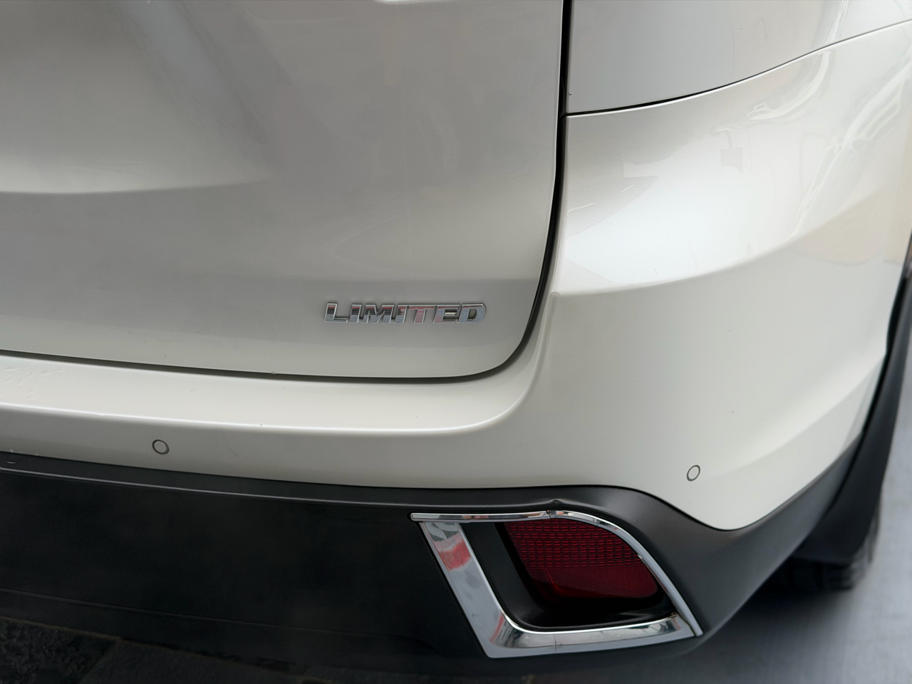 Toyota Highlander Limited FWD V6 2019