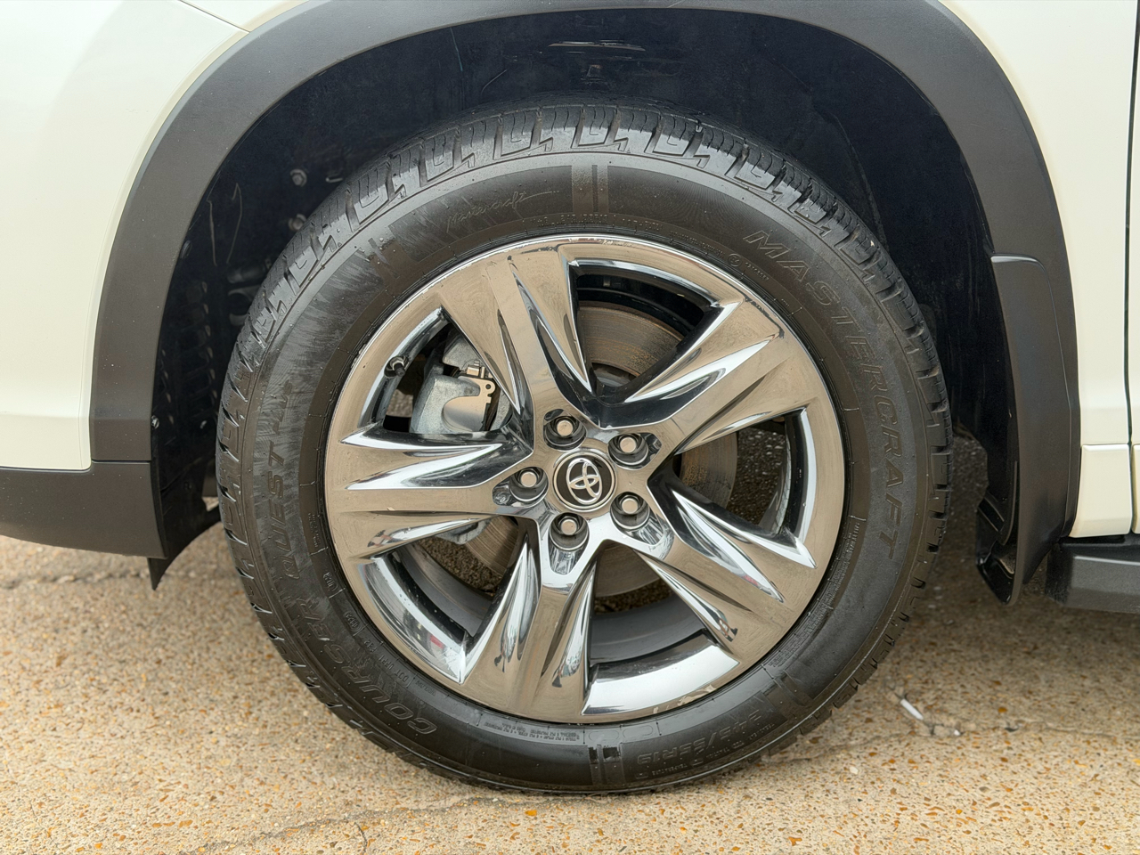 Toyota Highlander Limited FWD V6 2019