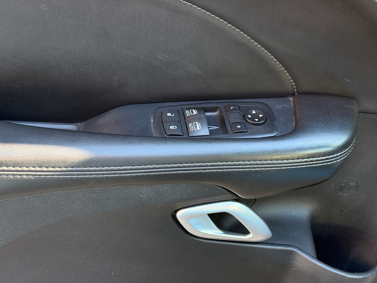 Dodge Challenger SXT Plus 2015