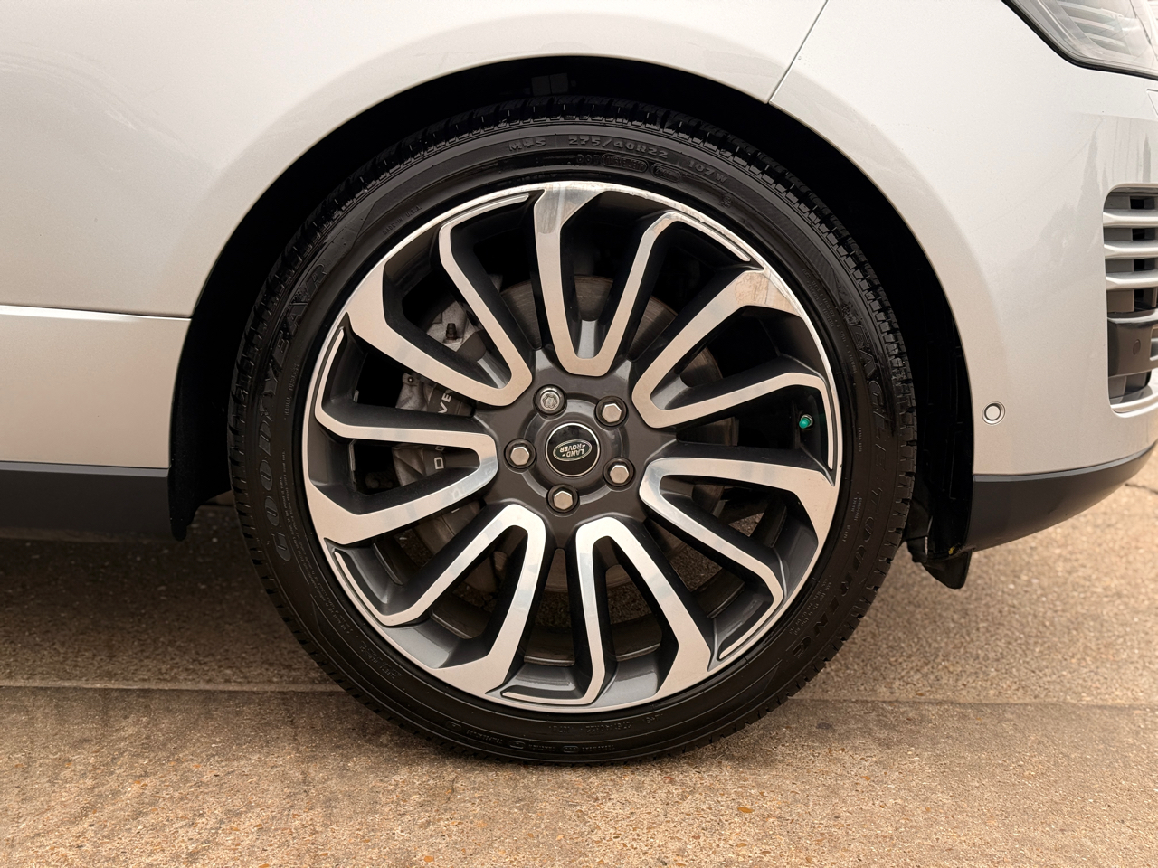 Land Rover Range Rover Supercharged LWB 2019