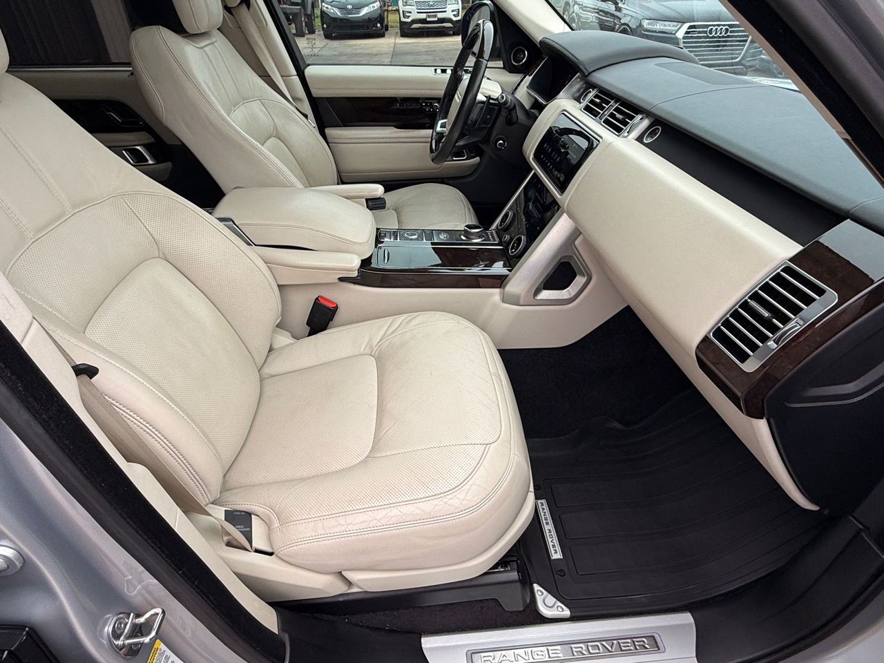 Land Rover Range Rover Supercharged LWB 2019