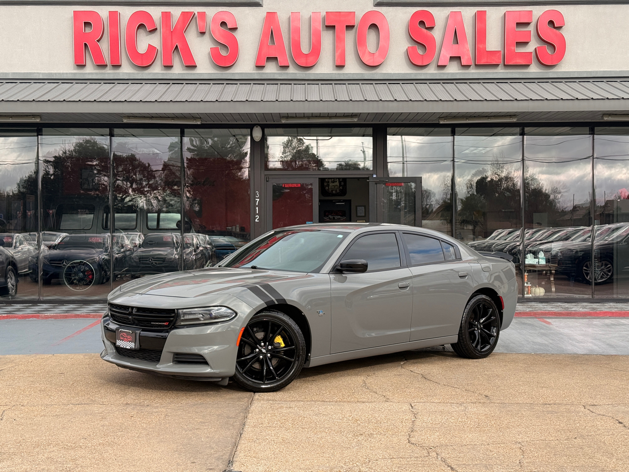 Dodge Charger SE 2017