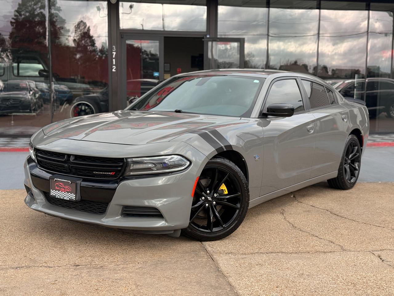 Dodge Charger SE 2017