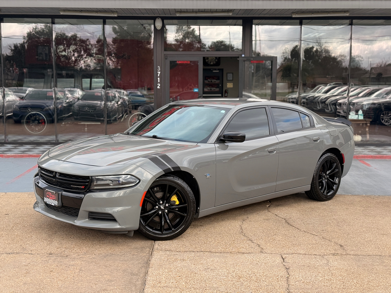Dodge Charger SE 2017