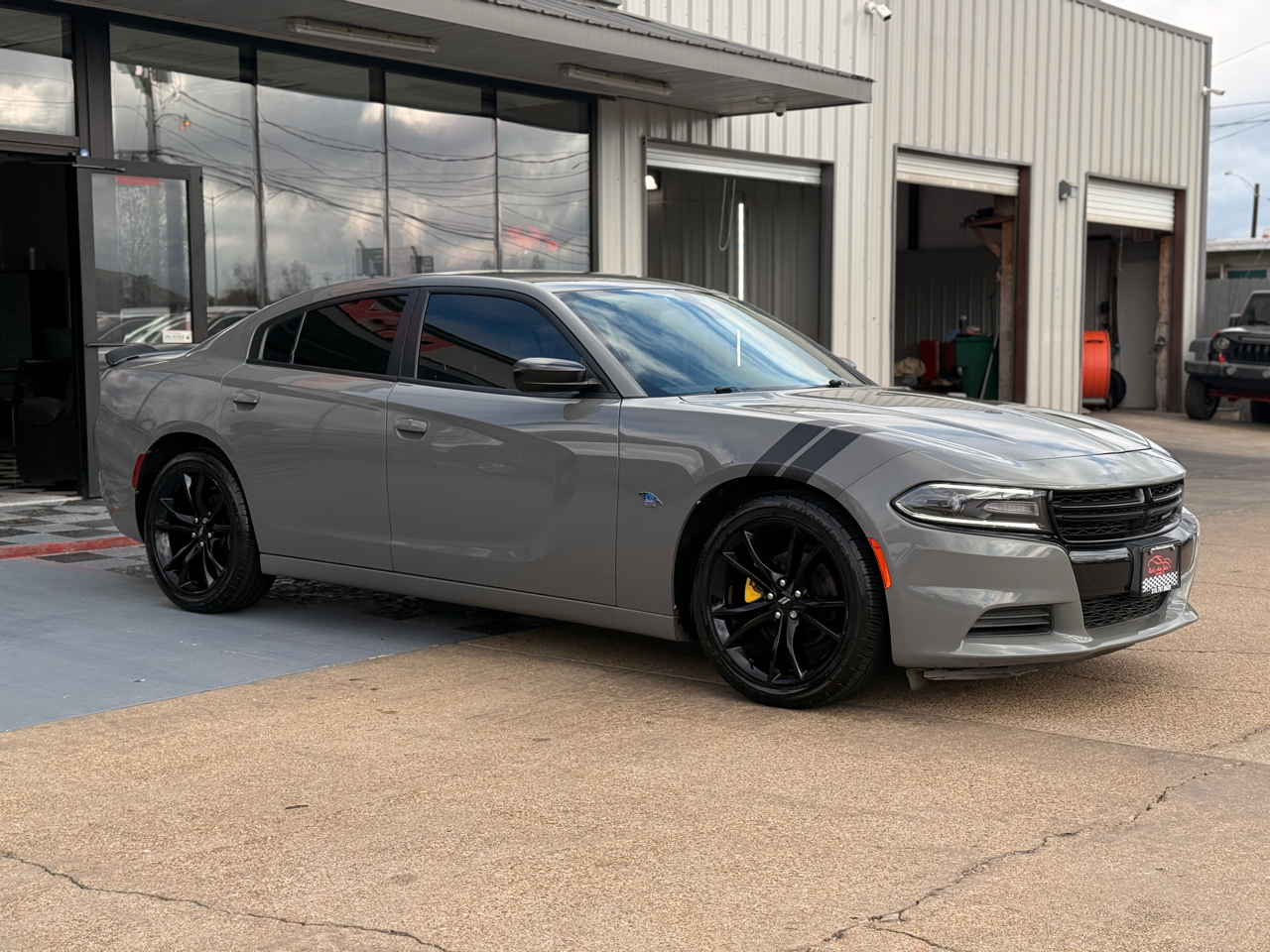 Dodge Charger SE 2017