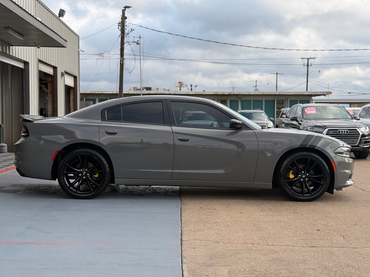 Dodge Charger SE 2017