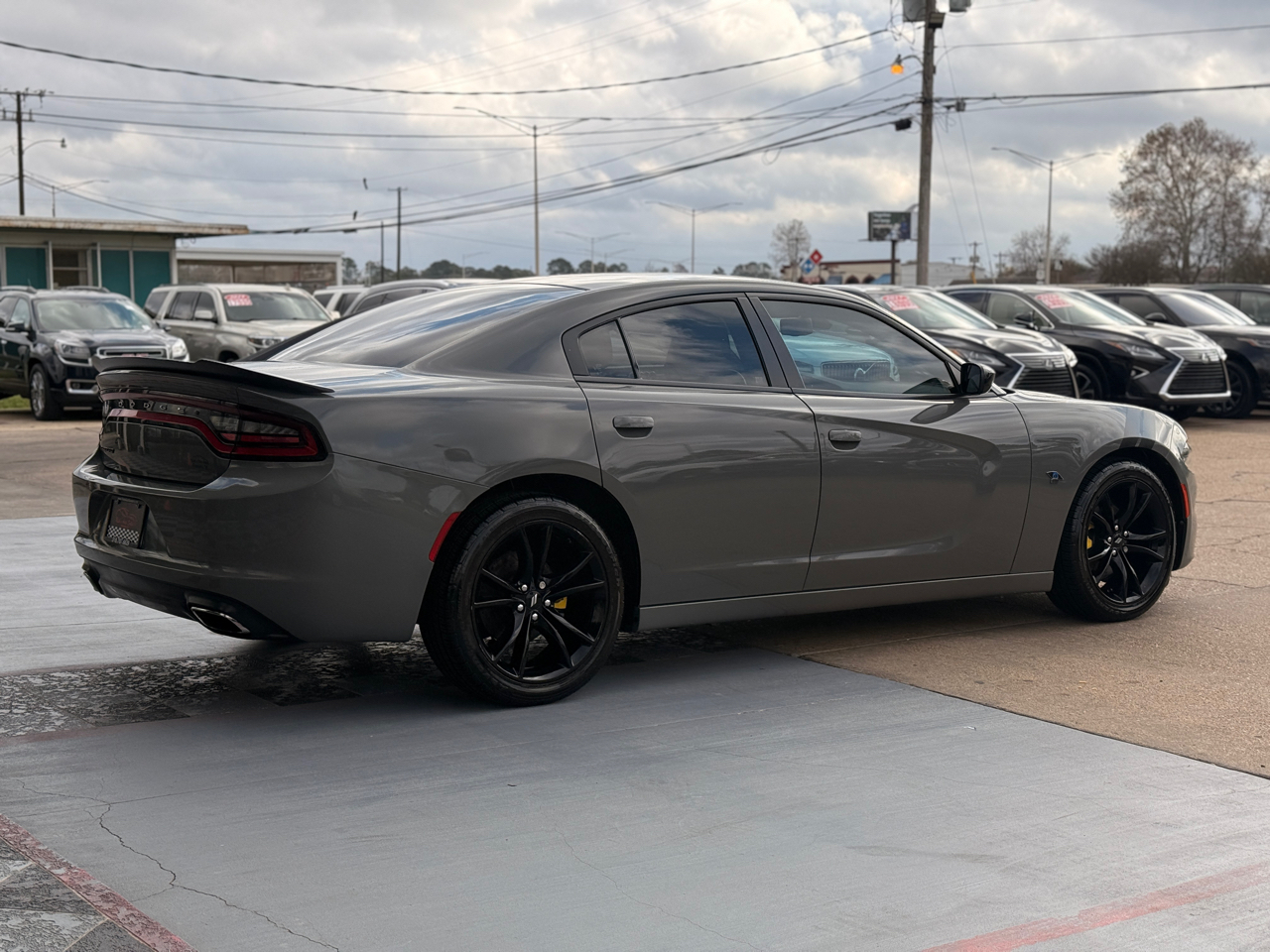Dodge Charger SE 2017