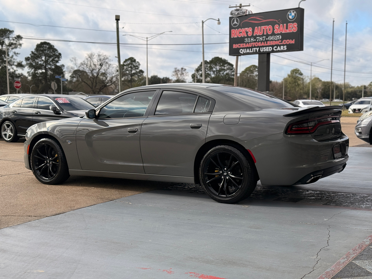 Dodge Charger SE 2017