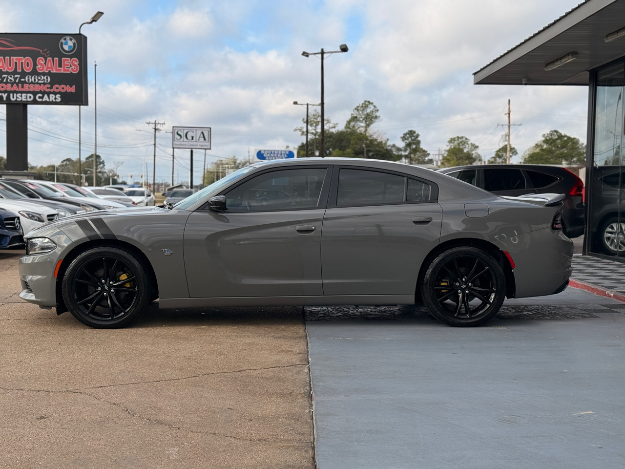 Dodge Charger SE 2017