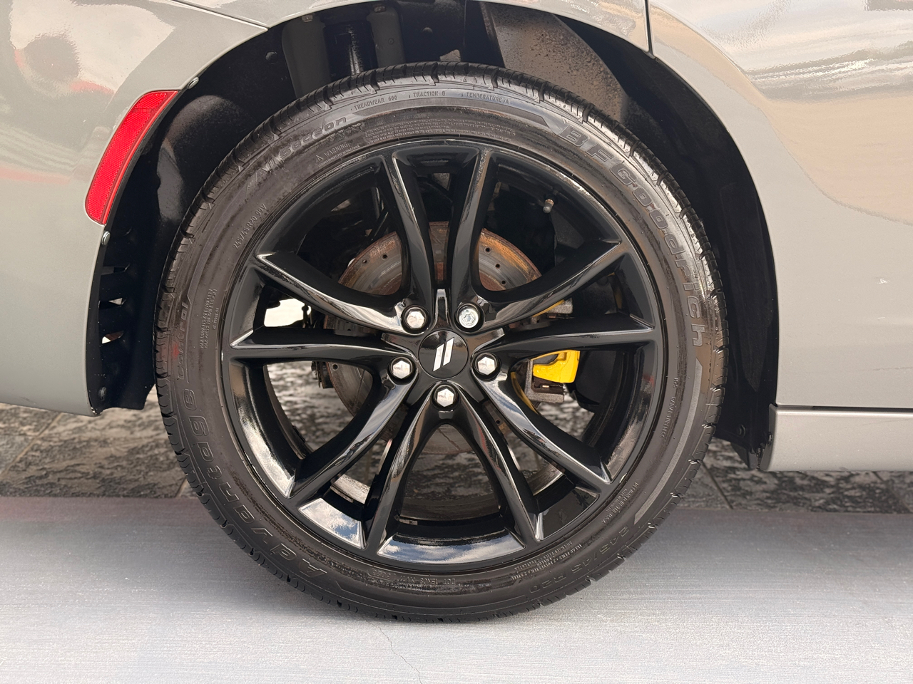 Dodge Charger SE 2017