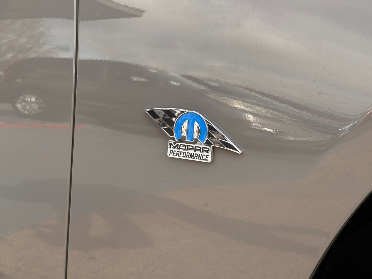 Dodge Charger SE 2017