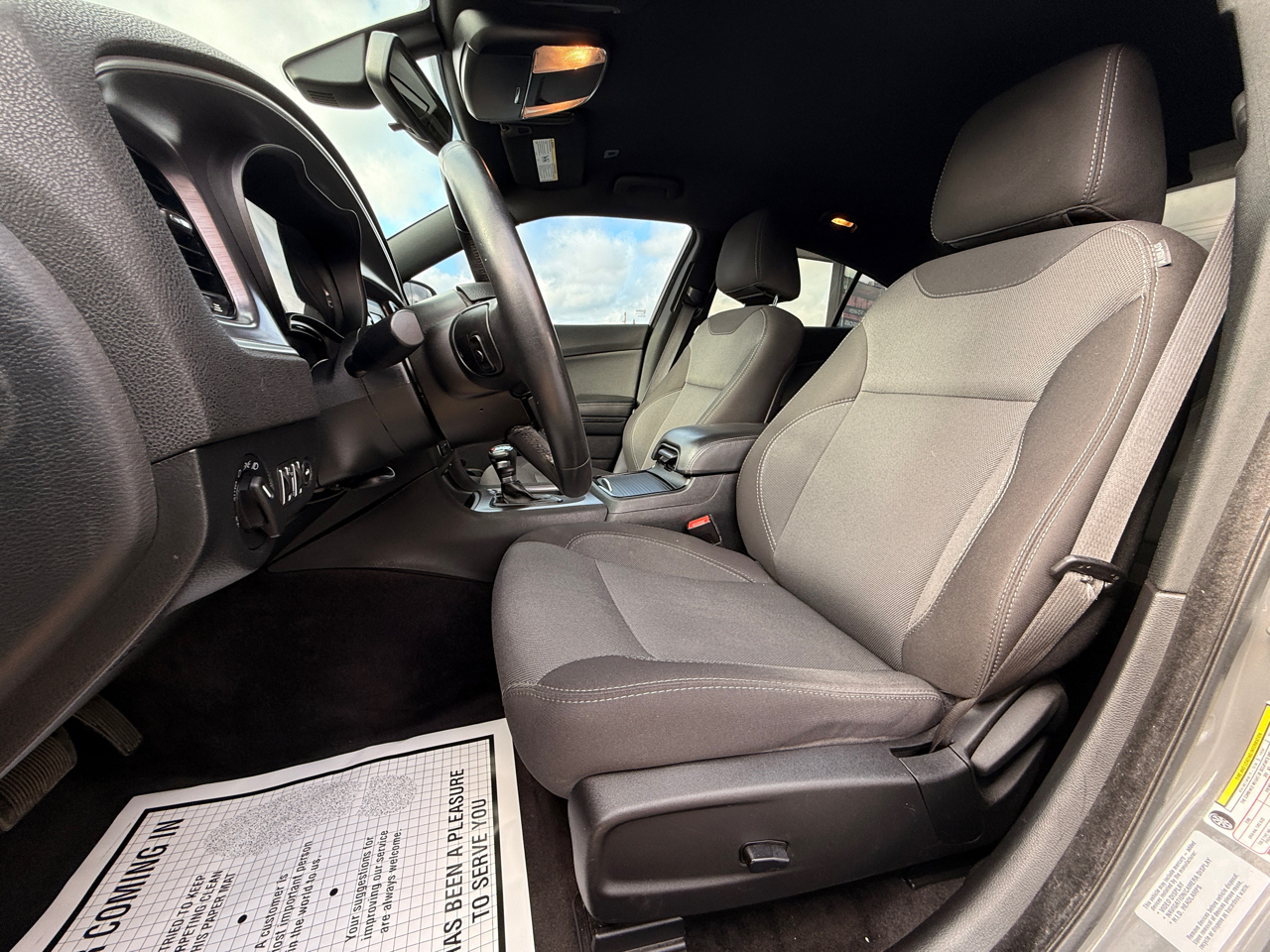 Dodge Charger SE 2017